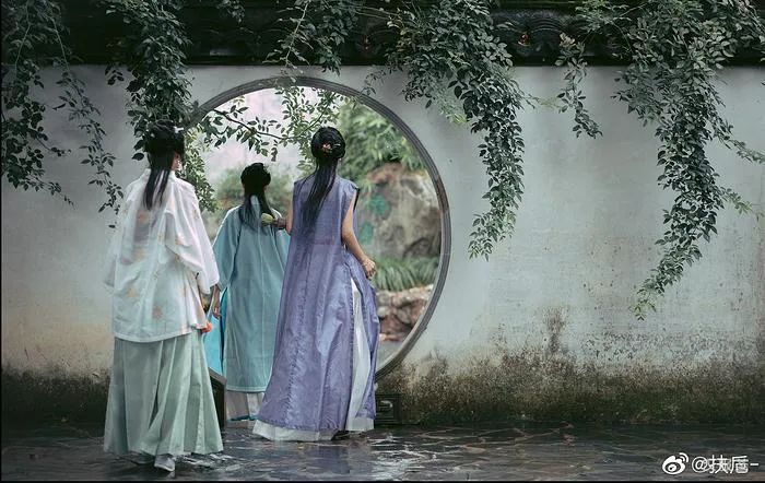 汉服仕女|插花品茶，赏雨闲谈