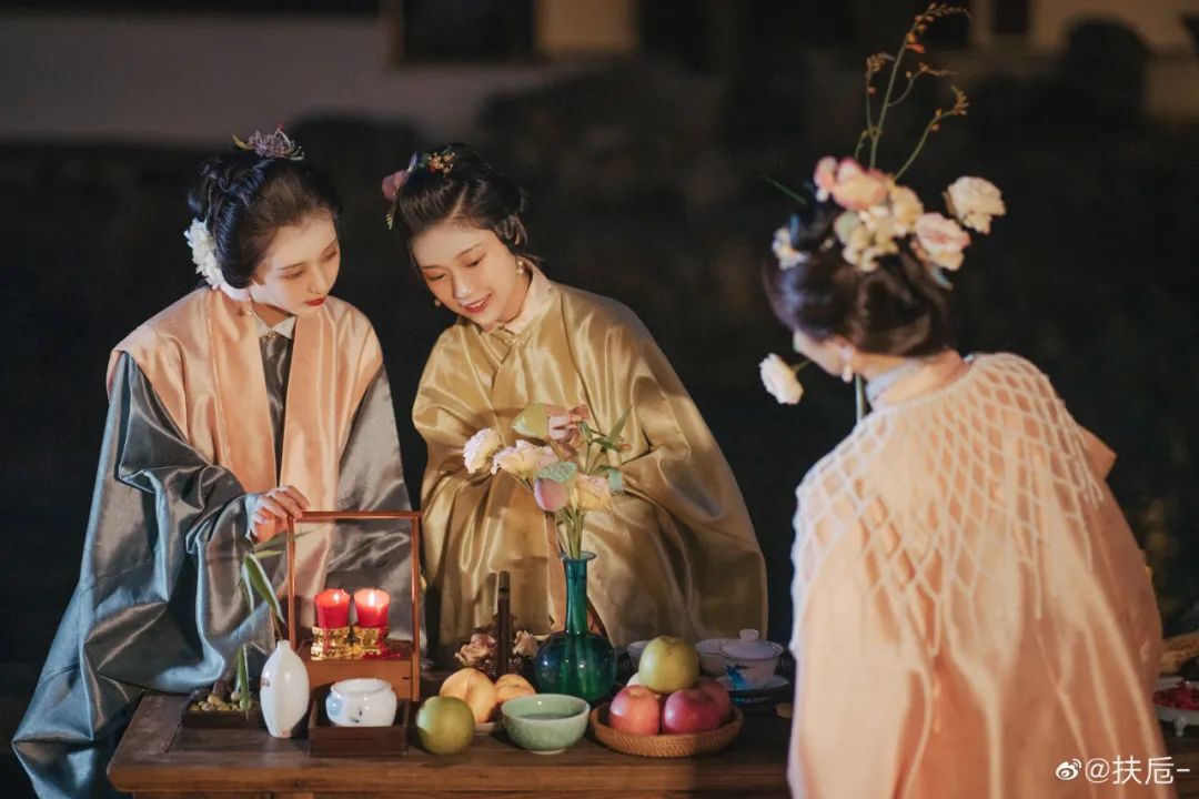穿汉服游赏中国｜七夕·游园