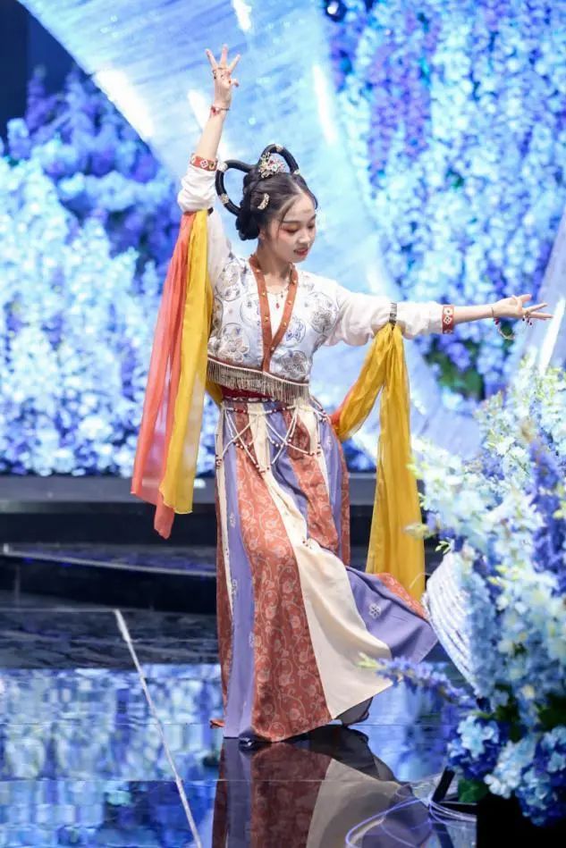 汉服风席卷杭州 山海奇闻代言人选拔大赛及新品发布会成功举办