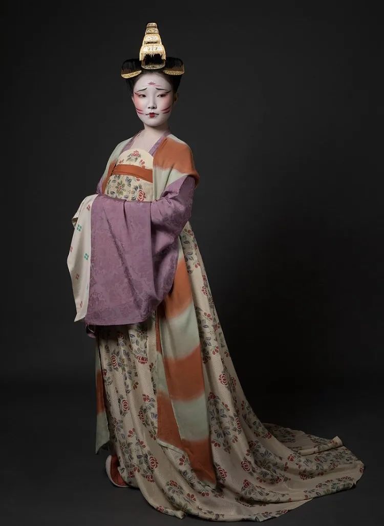 古画里真实的唐代服饰 | 千年遗韵