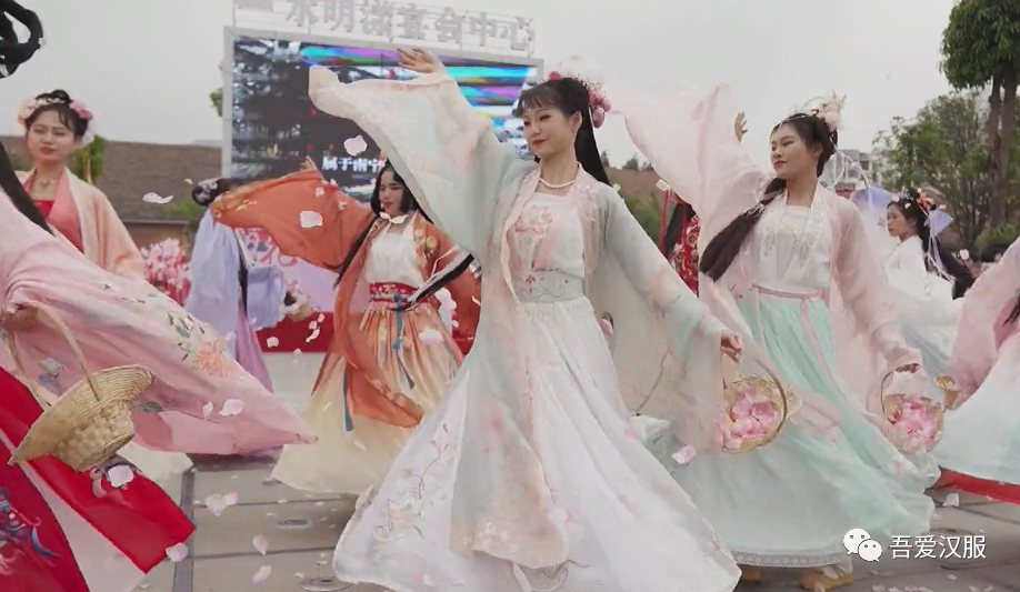 【活动预告】南宁吾爱汉服中秋节汉服公益活动 【活动预告】南宁吾爱汉服中秋节汉服公益活动