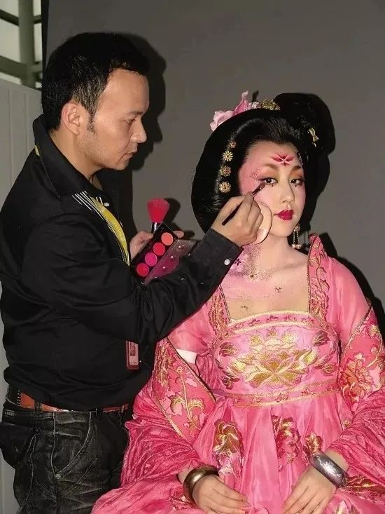 诃子裙大火，但是算汉服吗？
