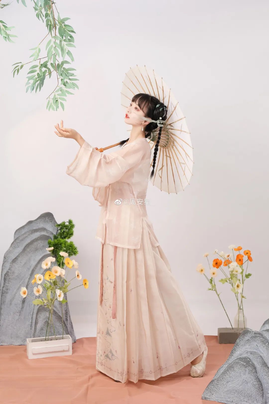 汉服颂 | 韩静：任我开阖挥妙笔，由琴跌宕逸清音