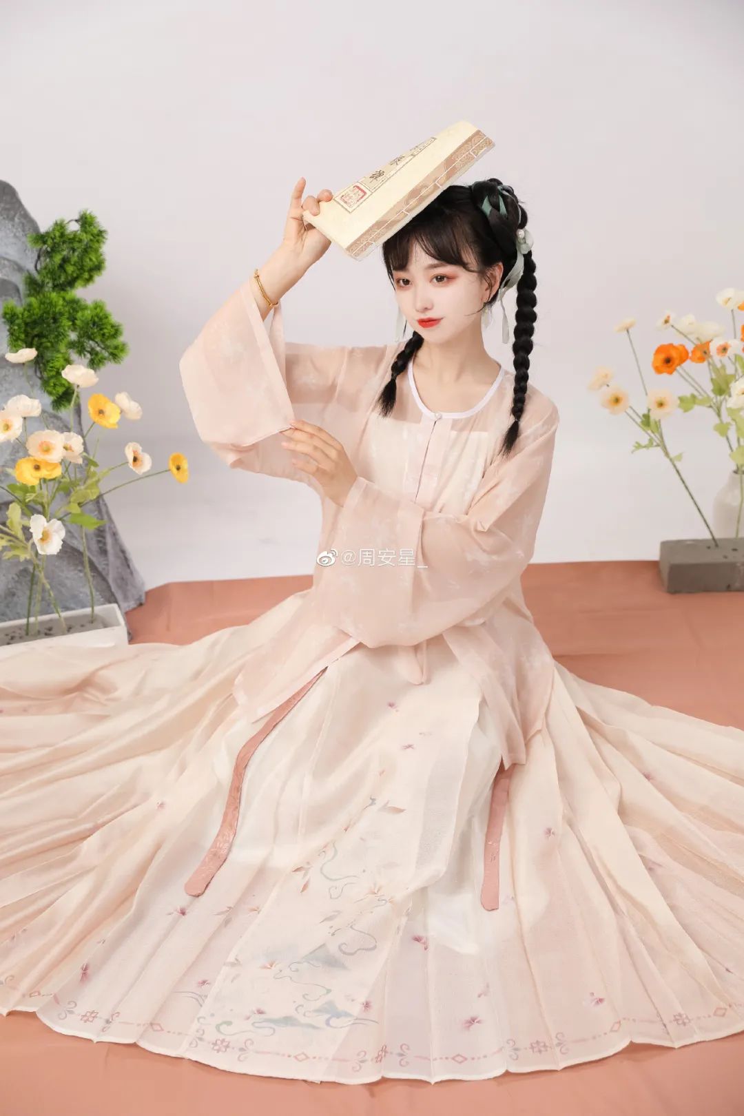 汉服颂 | 韩静：任我开阖挥妙笔，由琴跌宕逸清音