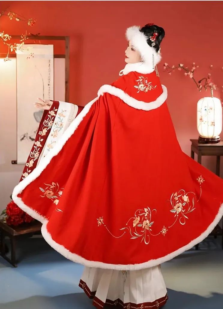 空谷记上新99元马面裙！聪明的同袍已经开始准备冬装了！斗篷98元，过年汉服