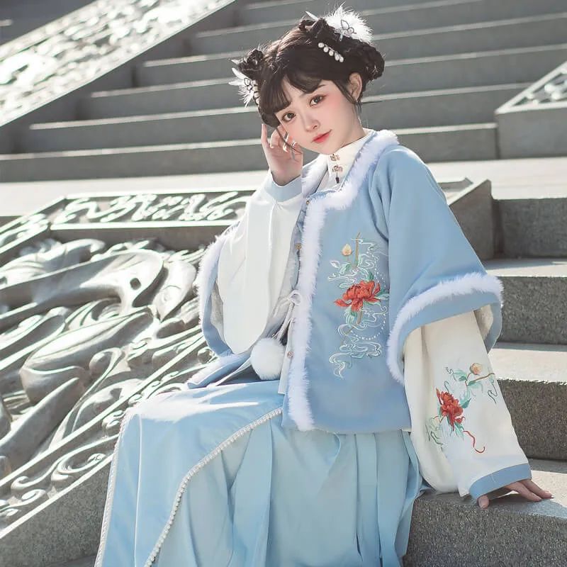 平价汉服推荐｜浮香绕曲岸，圆影覆华池。