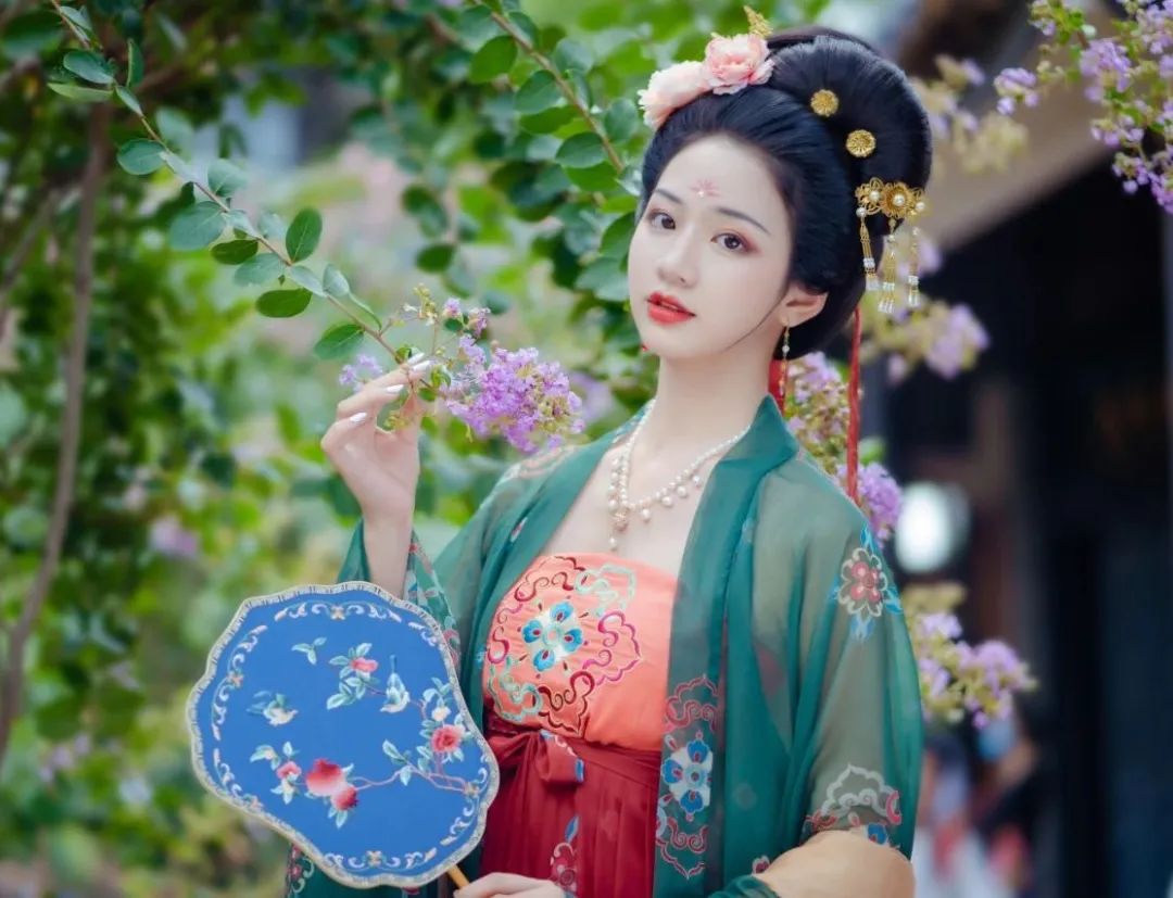 诃子裙大火，但是算汉服吗？