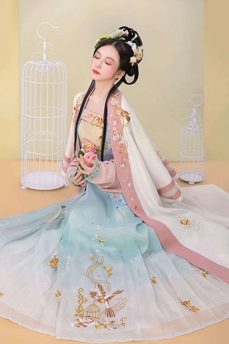 宋制汉服推荐|霜雪吹满头,也算共白首。 宋制汉服推荐|霜雪吹满头,也算共白首。