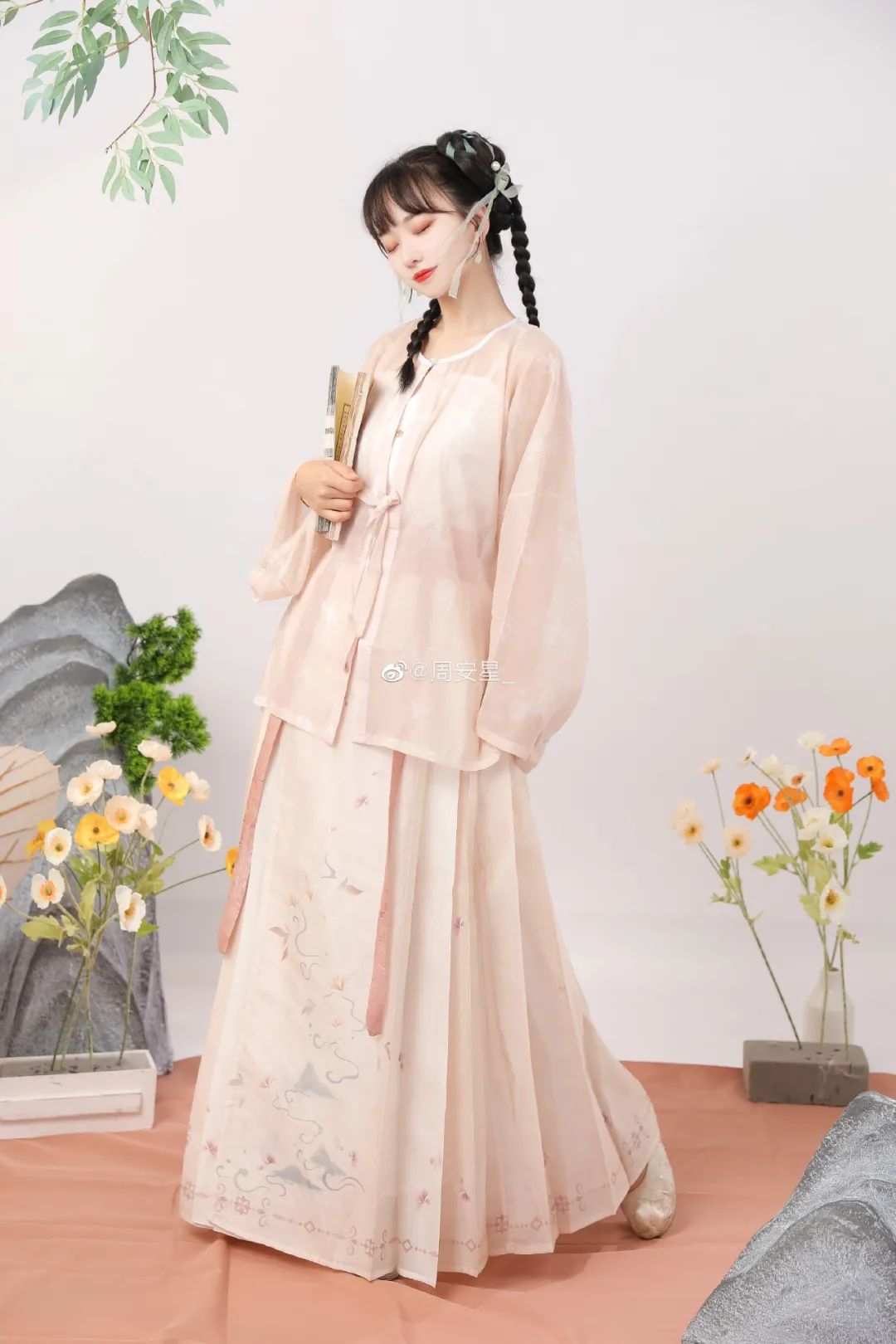 汉服颂 | 韩静：任我开阖挥妙笔，由琴跌宕逸清音