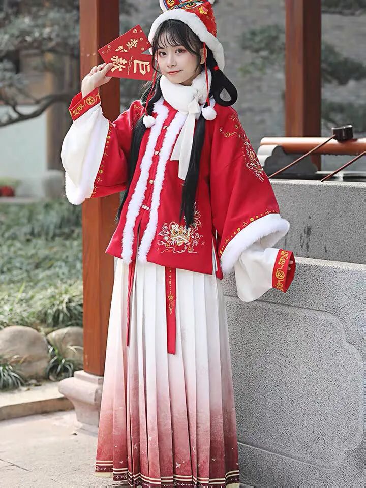 空谷记上新99元马面裙！聪明的同袍已经开始准备冬装了！斗篷98元，过年汉服