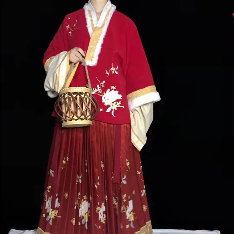 平价汉服推荐|浮香绕曲岸,圆影覆华池。 平价汉服推荐|浮香绕曲岸,圆影覆华池。