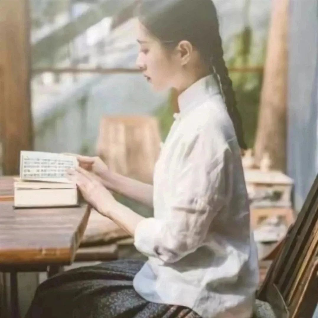 汉服颂 | 幽谷客：秋意阑珊，落笺冷暖