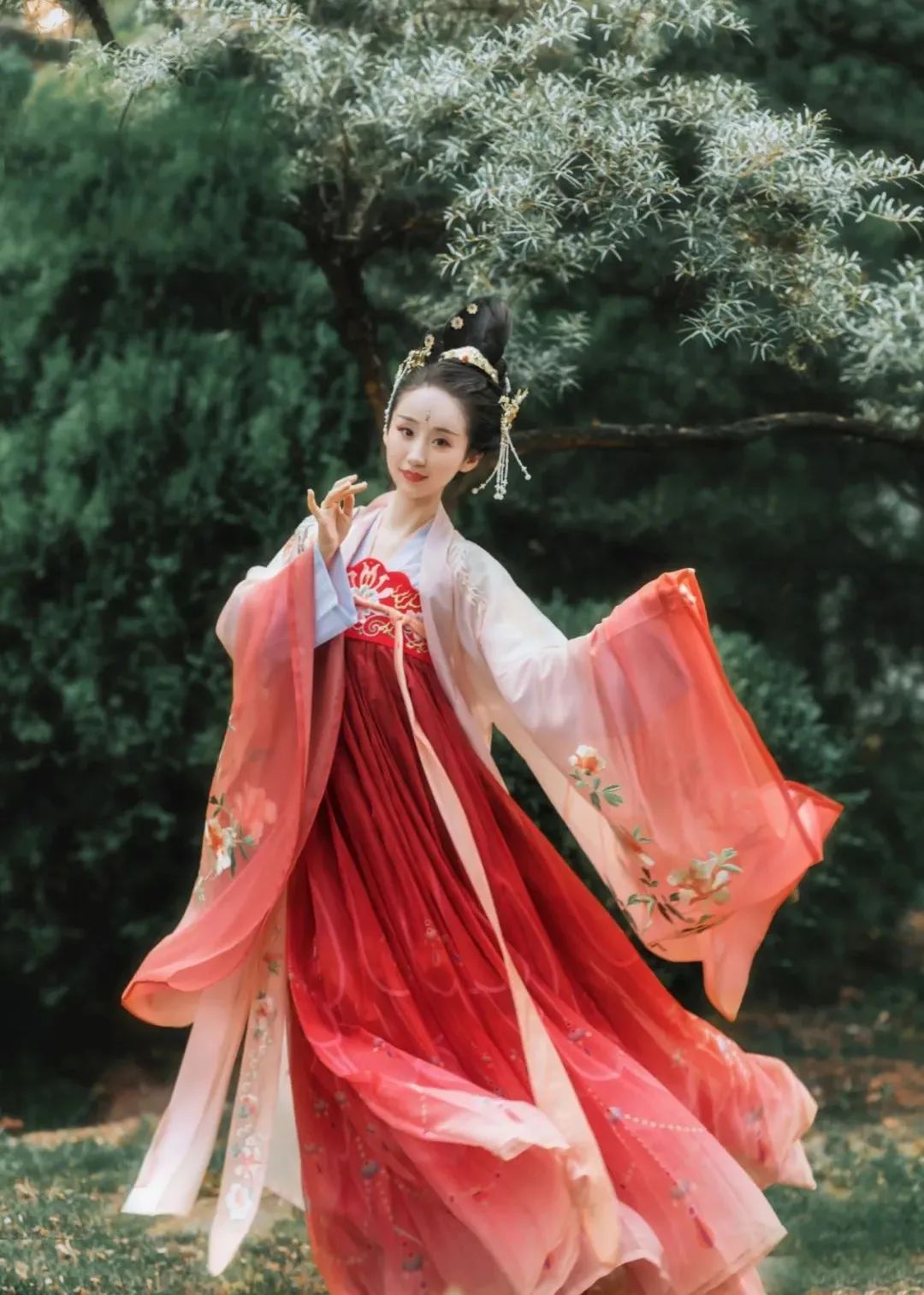 诃子裙大火，但是算汉服吗？