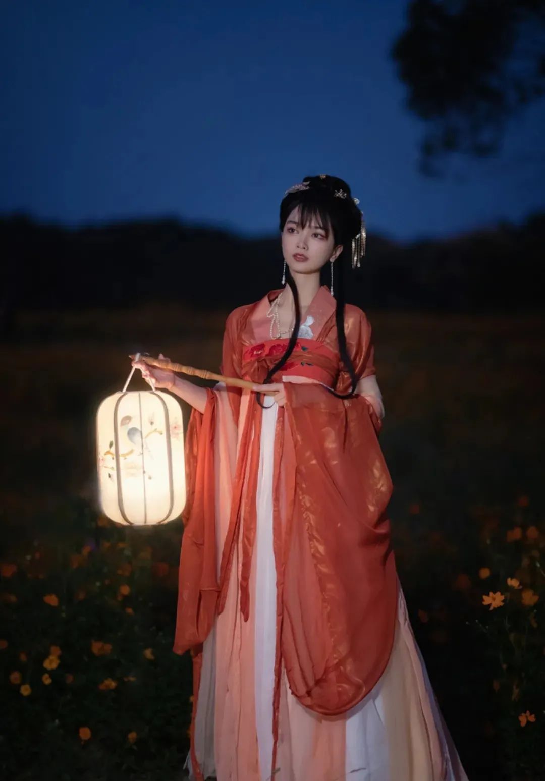 汉服颂 | 一曲赊来桂殿秋，千盅赋得朝中措