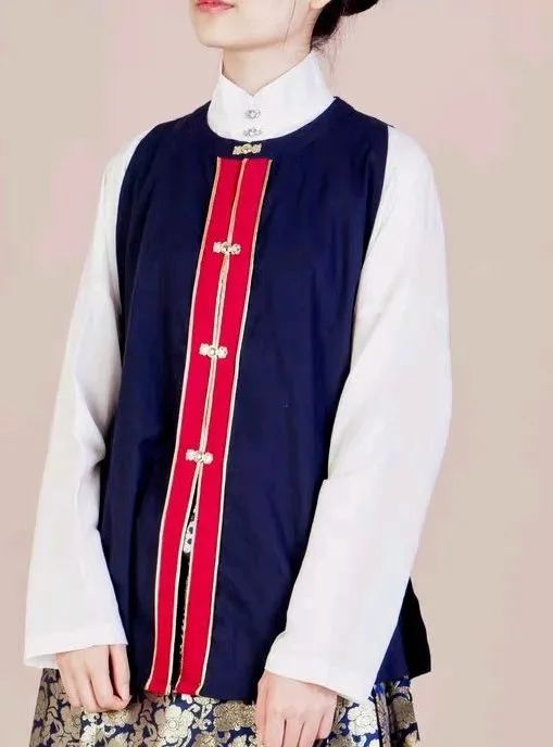 冬天穿汉服臃肿?怕你是不知道还有这神仙搭配 冬天穿汉服臃肿?怕你是不知道还有这神仙搭配