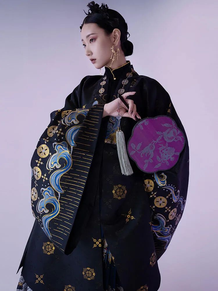 明制汉服推荐|富贵即视感 “大浪淘金” 可还行? 明制汉服推荐|富贵即视感 “大浪淘金” 可还行?