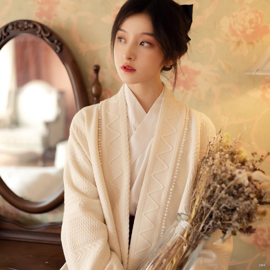 我猜你衣柜里缺一件汉服毛衣～