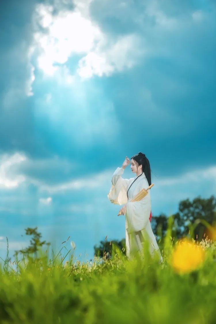 汉服颂 | 曾是千丝杨柳梦，怎忘一片海棠春
