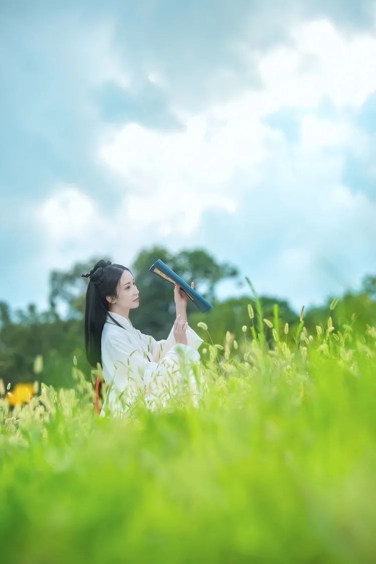 汉服颂 | 曾是千丝杨柳梦，怎忘一片海棠春