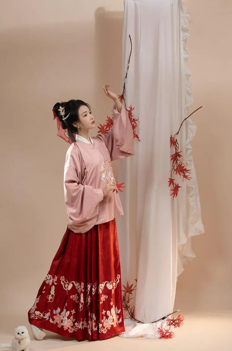 平价汉服推荐|逢人不必言深,孤独本是常态。 平价汉服推荐|逢人不必言深,孤独本是常态。