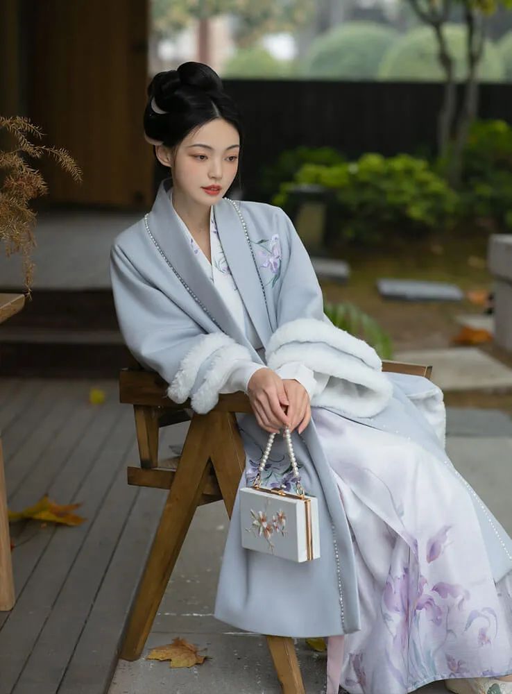 宋制汉服推荐|花雪随风不厌看 一片飞来一片寒 宋制汉服推荐|花雪随风不厌看 一片飞来一片寒