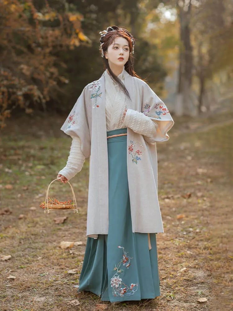 宋制汉服推荐|花雪随风不厌看 一片飞来一片寒 宋制汉服推荐|花雪随风不厌看 一片飞来一片寒