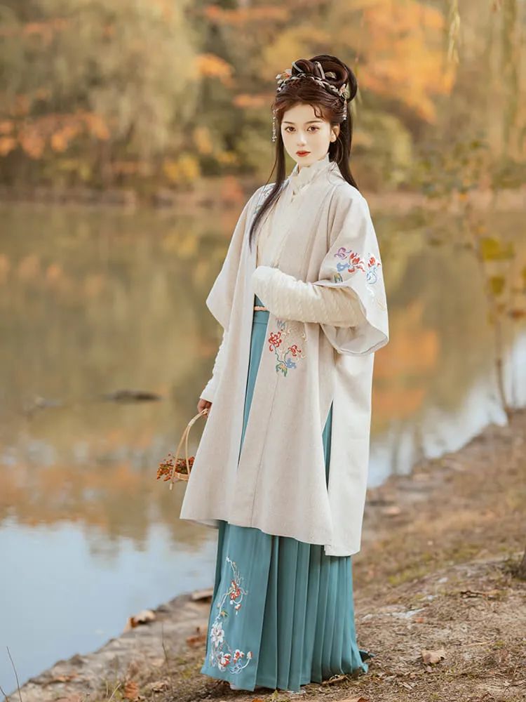 宋制汉服推荐|花雪随风不厌看 一片飞来一片寒 宋制汉服推荐|花雪随风不厌看 一片飞来一片寒
