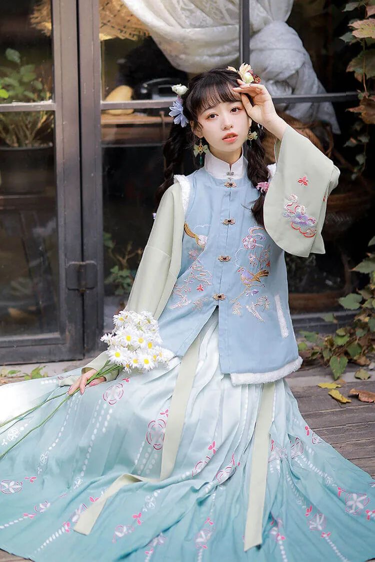 平价汉服推荐|白雪却嫌春色晚 故穿庭树作飞花 平价汉服推荐|白雪却嫌春色晚 故穿庭树作飞花