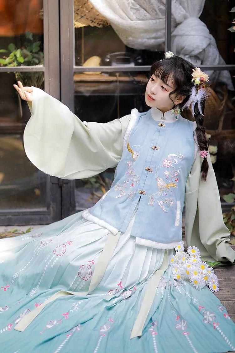 平价汉服推荐|白雪却嫌春色晚 故穿庭树作飞花 平价汉服推荐|白雪却嫌春色晚 故穿庭树作飞花