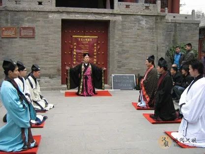 汉服运动大事记(7):第一位把汉服引入家庭的人 汉服运动大事记(7):第一位把汉服引入家庭的人