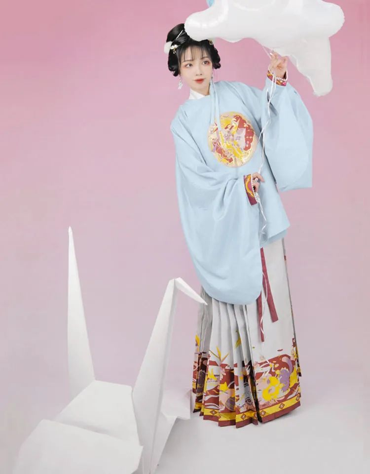 明制汉服推荐｜想借一缕清风 追赶你和心动