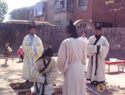 汉服运动大事记（8）：当代第一次传统成人礼——冠礼