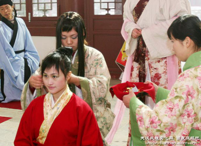(十)汉服运动大事记10:当代第一次女子“三加笄礼” (十)汉服运动大事记10:当代第一次女子“三加笄礼”