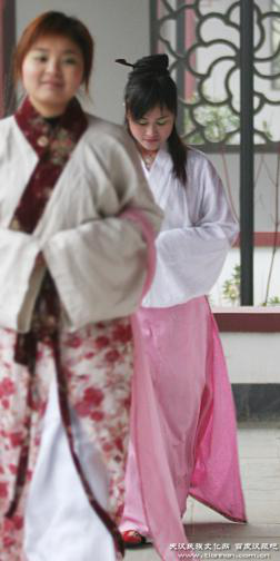 (十)汉服运动大事记10:当代第一次女子“三加笄礼” (十)汉服运动大事记10:当代第一次女子“三加笄礼”