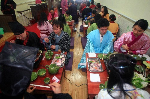 汉服运动大事记(十三): 两会上第一次出现汉服相关的提案和议案 汉服运动大事记(十三): 两会上第一次出现汉服相关的提案和议案