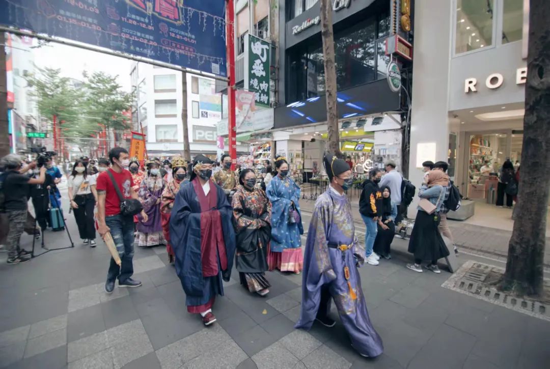 第二届“国际汉服出行日”在台北西门町盛大举行 第二届“国际汉服出行日”在台北西门町盛大举行