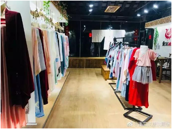汉服运动大事记(补充):第一家全国实体汉服商店开业&首个海外汉服社团成立 汉服运动大事记(补充):第一家全国实体汉服商店开业&首个海外汉服社团成立