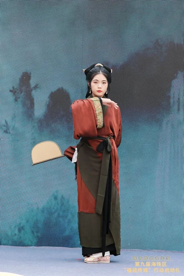 穿汉服游湿地，捐福袋过冬至