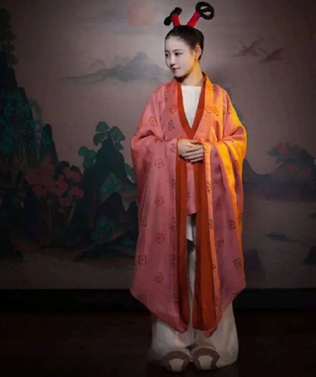 宽袍大袖才叫汉服?你需要补补知识啦~ 宽袍大袖才叫汉服?你需要补补知识啦~