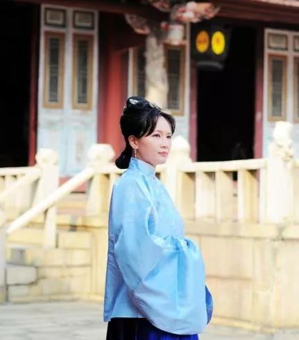 【梅雪笔记】关于褙子的一些文献与想法 【梅雪笔记】关于褙子的一些文献与想法
