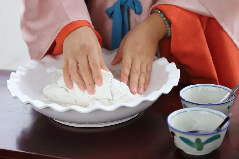 着汉服 贺冬至
