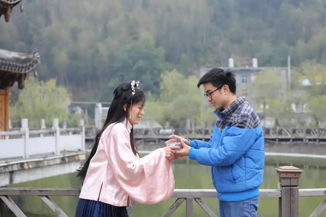 着汉服 贺冬至