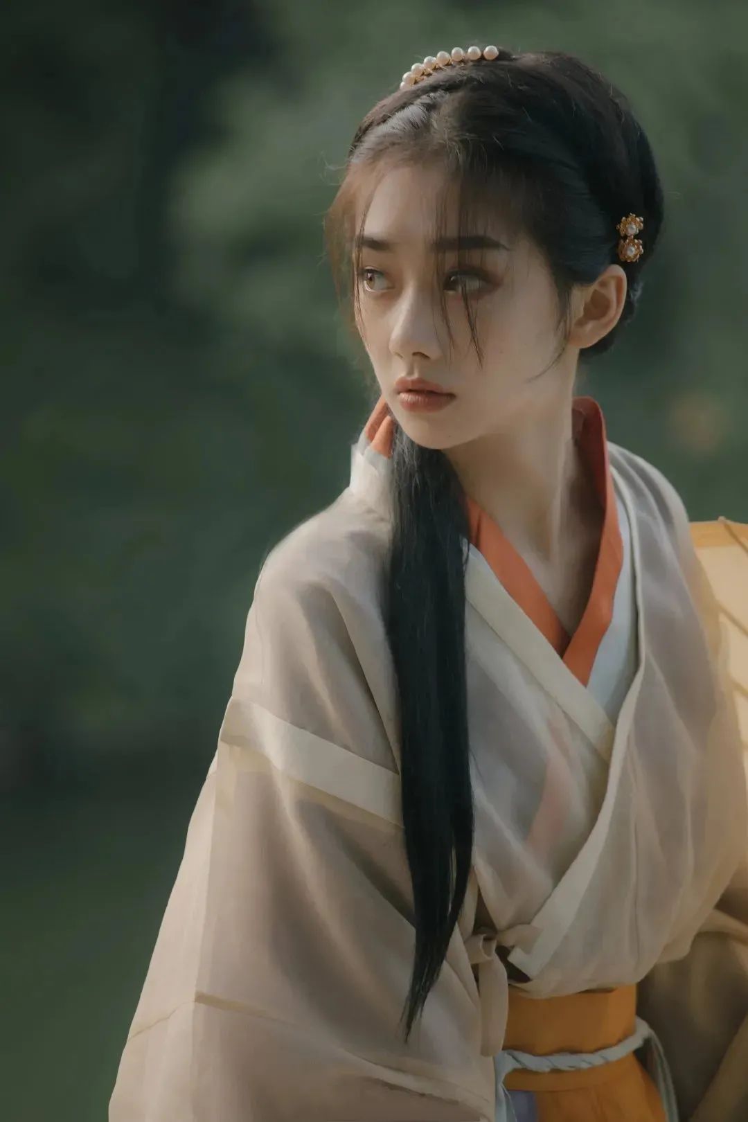 汉服颂 | 荏苒光阴烟一缕，梅花枝上几回春