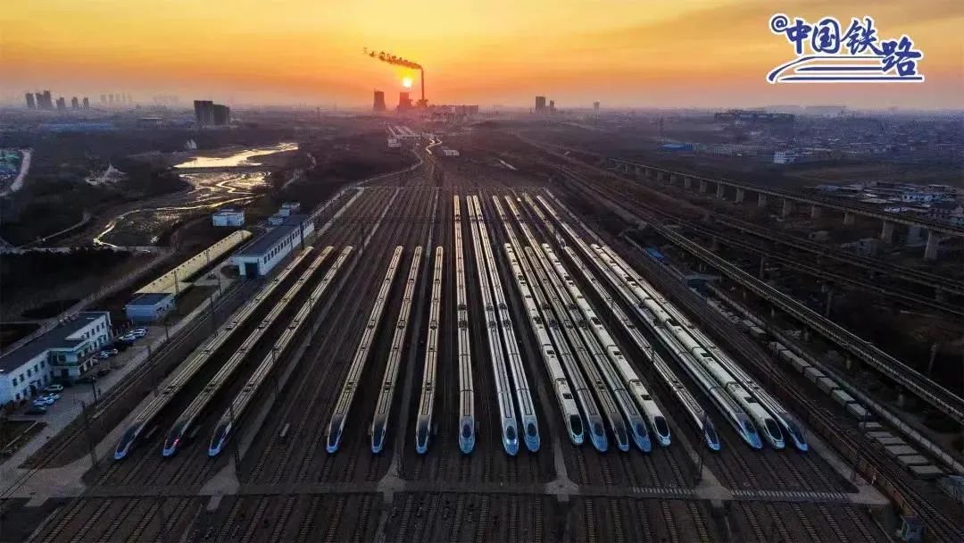 来了！新闻早班车