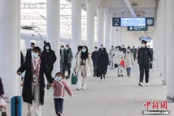 来了！新闻早班车