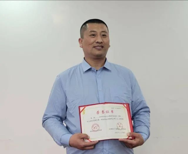 来了！新闻早班车