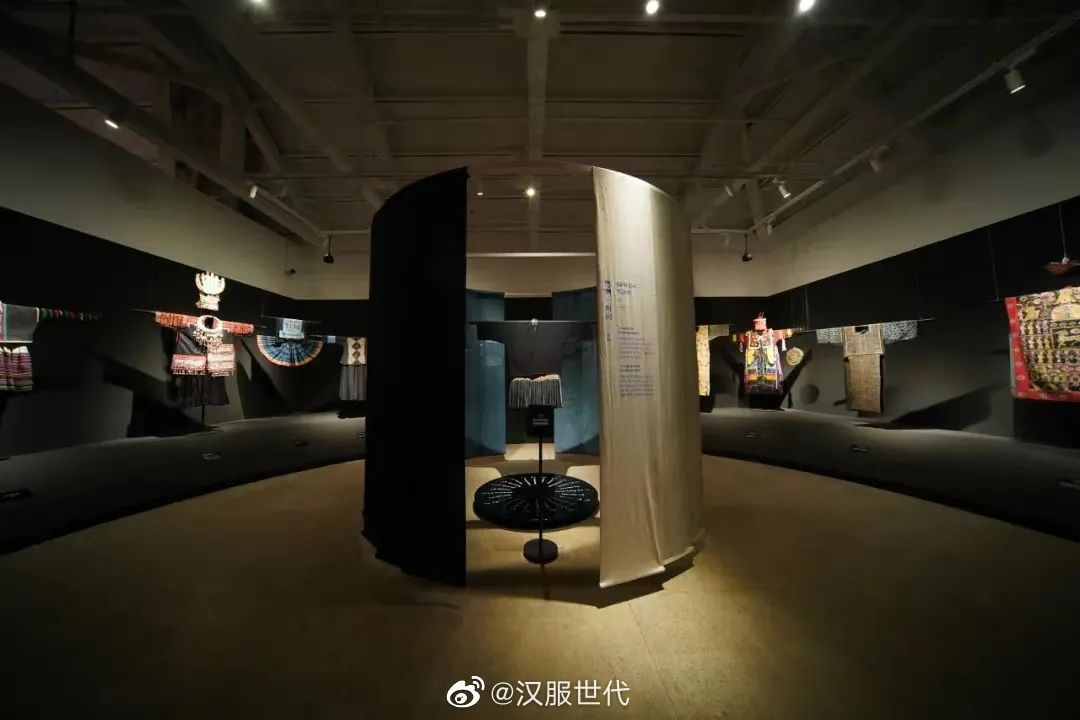传统现代——民族服饰之旧裳新尚展览