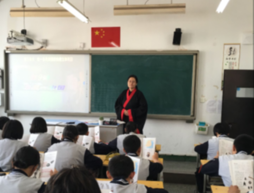 当汉服走进课堂——以华夏衣裳,兴礼仪之邦 当汉服走进课堂——以华夏衣裳,兴礼仪之邦