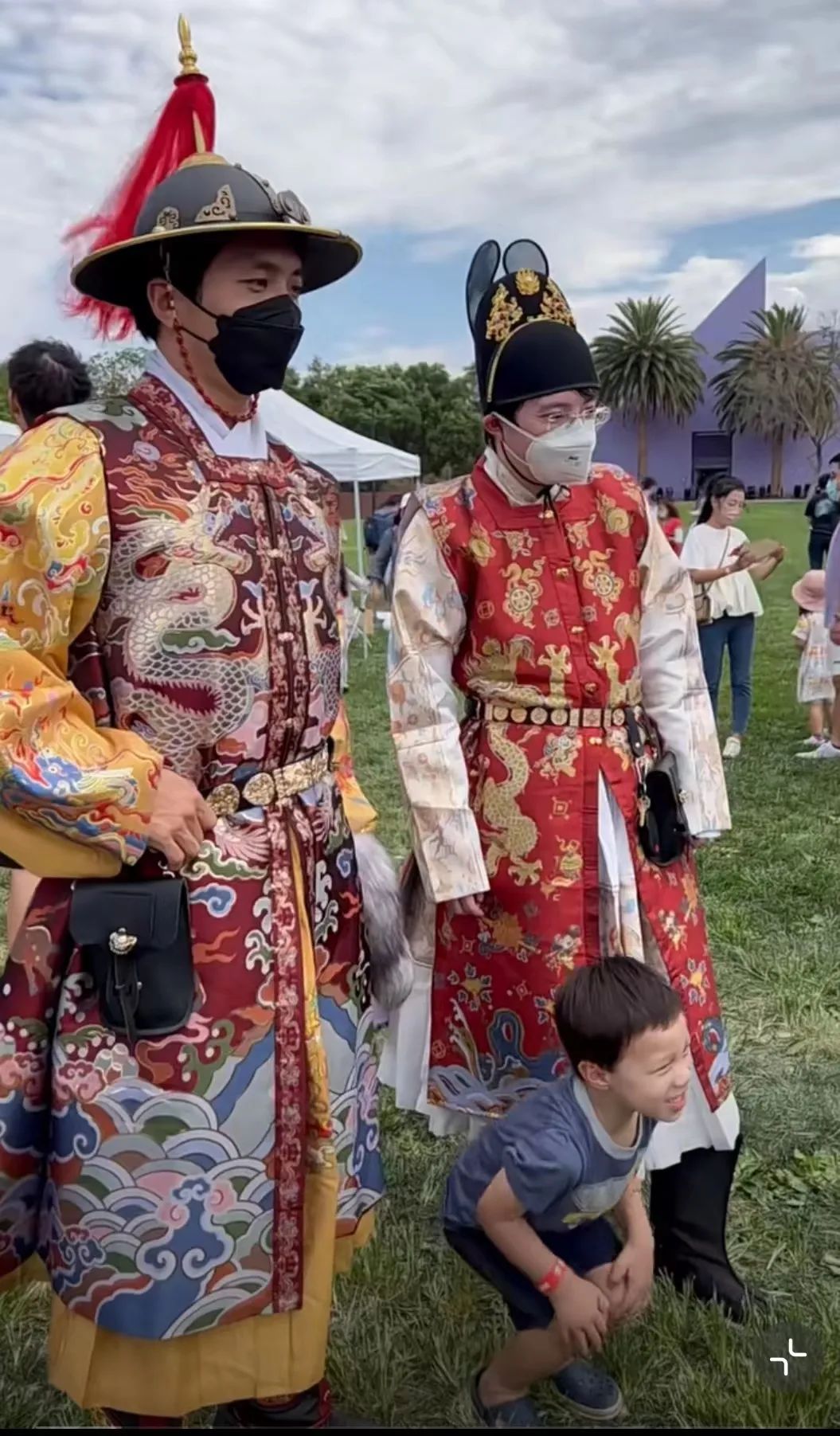 天涯共此时！海外同胞身着汉服齐贺中秋~