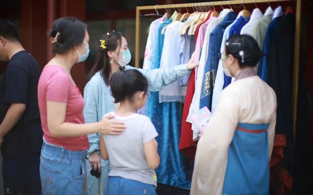 各地中秋汉服活动盘点！沉浸式体验中国传统文化盛宴！